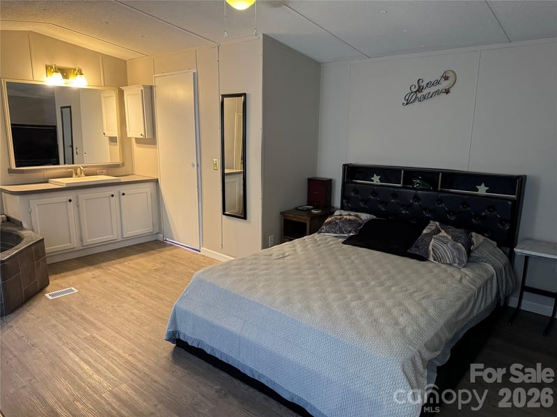 131 Bethany Woods Ln, Statesville, NC 28625