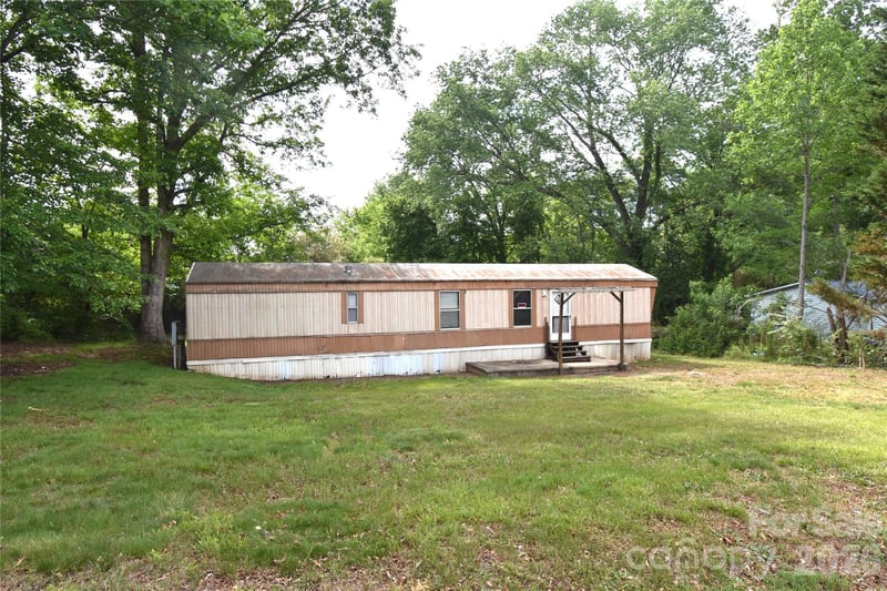 3549 Boyette Rd, Lenoir, NC 28645