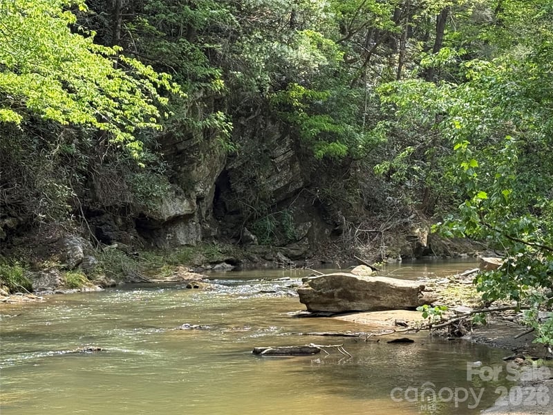 000 Kings Glen Rd, Old Fort, NC 28762