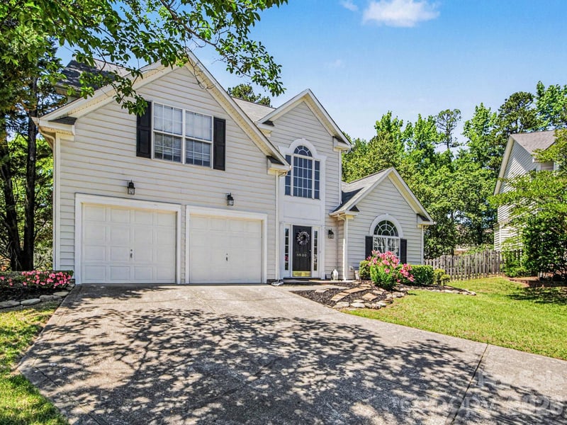 8800 Cavonnier Ln, Charlotte, NC 28216