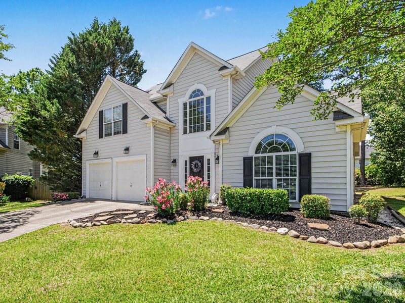 8800 Cavonnier Ln, Charlotte, NC 28216