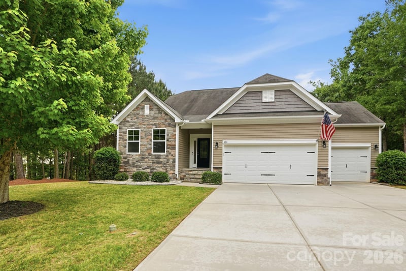 616 Winter Walk Ln, Clover, SC 29710