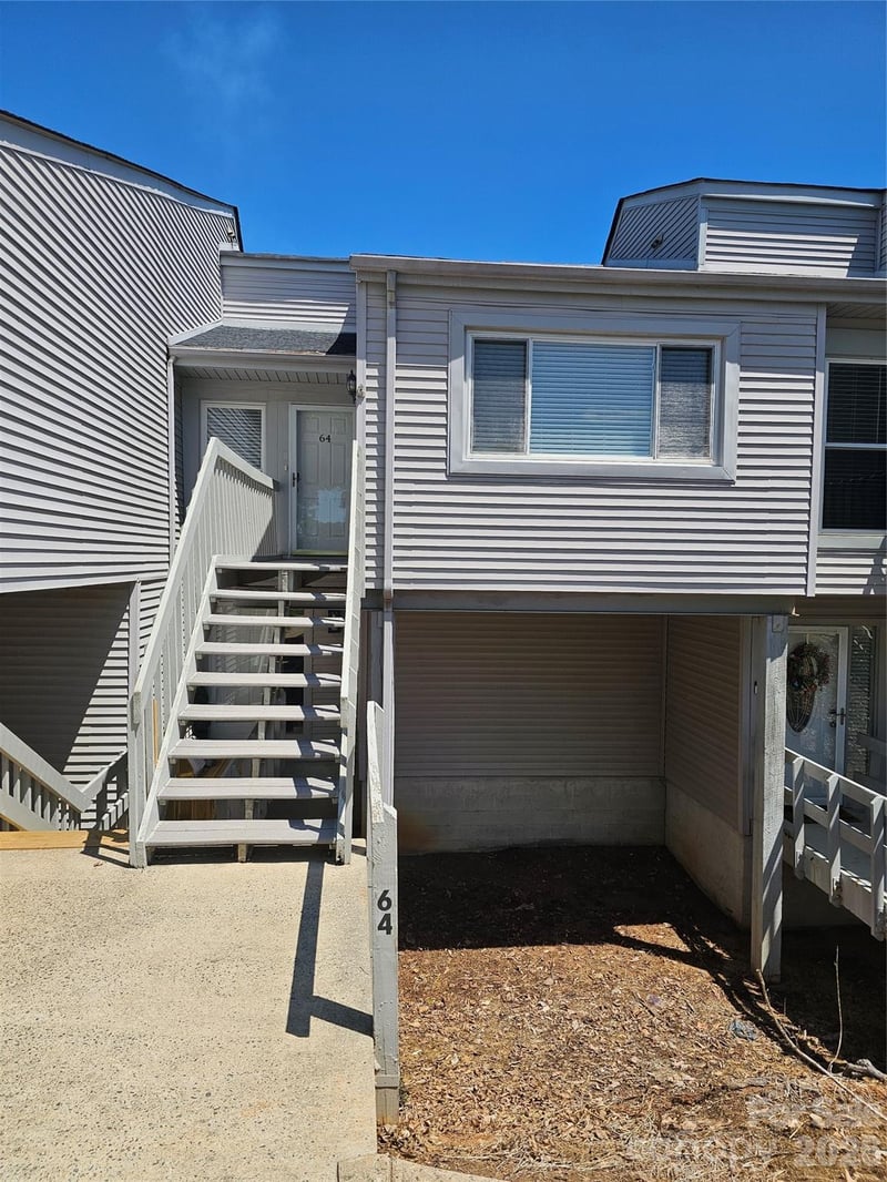 1050 21st Ave #64, Hickory, NC 28601