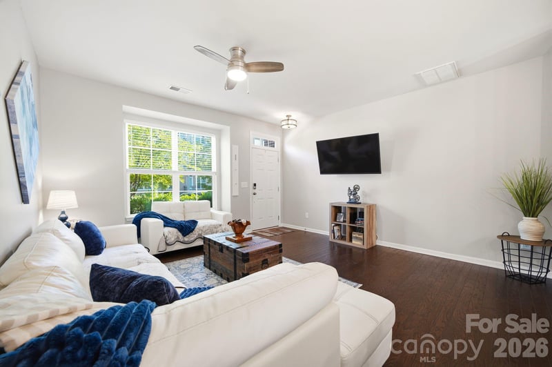 6913 Walnut Branch Ln, Charlotte, NC 28277