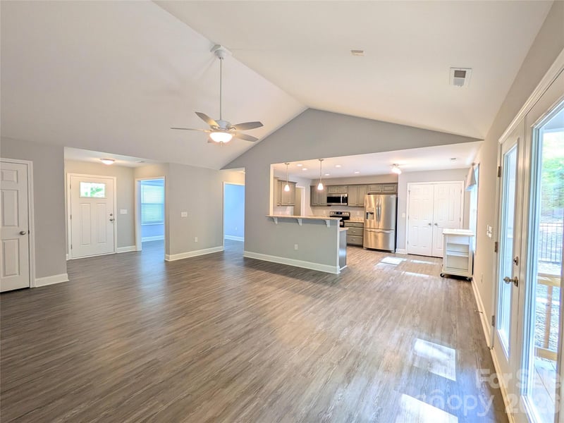 114 Brookstone Dr, Morganton, NC 28655