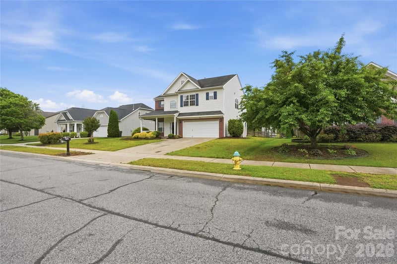 720 Yvonne Dr, Concord, NC 28027