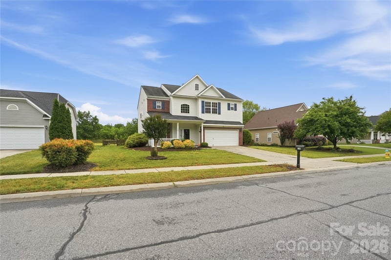 720 Yvonne Dr, Concord, NC 28027