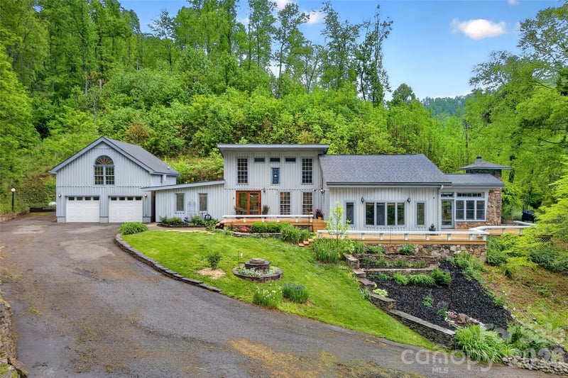 3068 226 Hw, Bakersville, NC 28705
