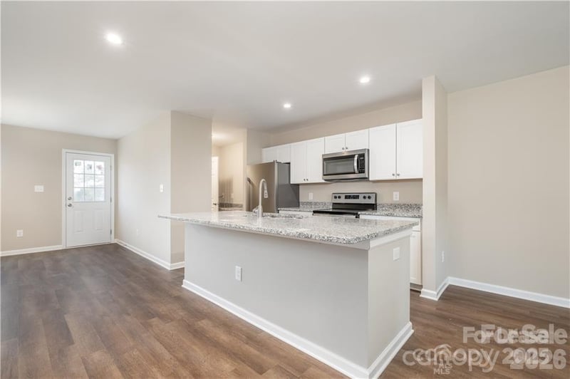 86 White St, Concord, NC 28027