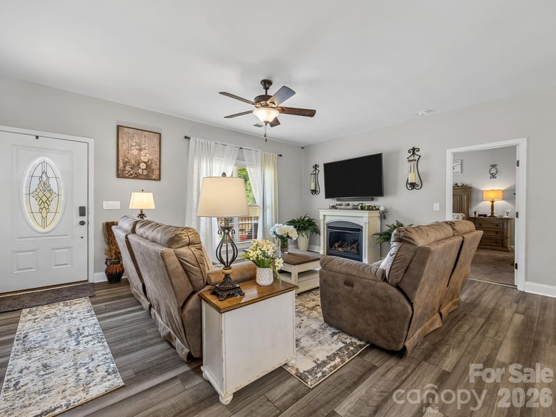 1076 Mcswain Rd, Chesnee, SC 29323