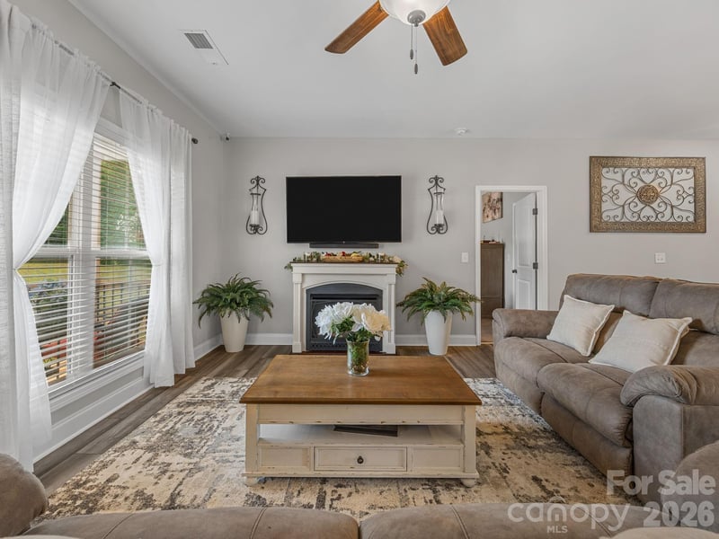 1076 Mcswain Rd, Chesnee, SC 29323