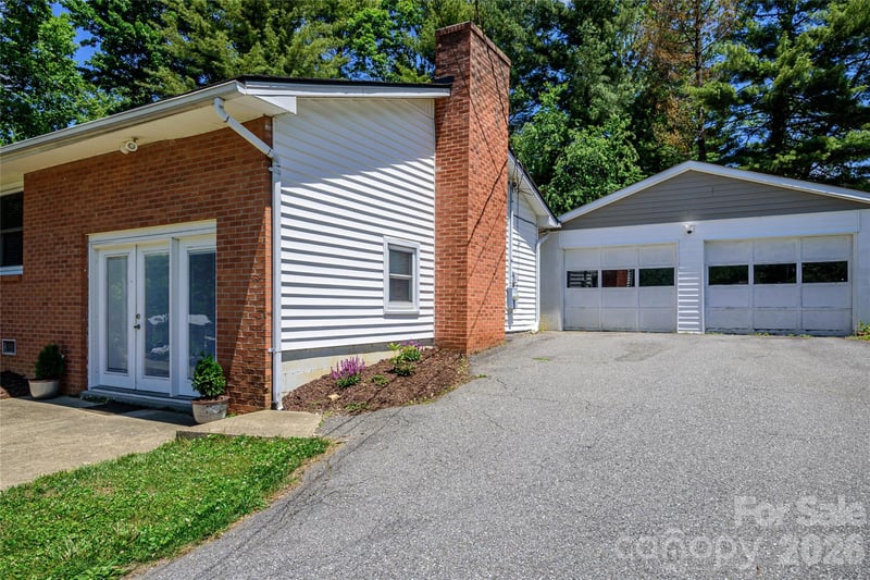 155 Chestnut Pl, Arden, NC 28704