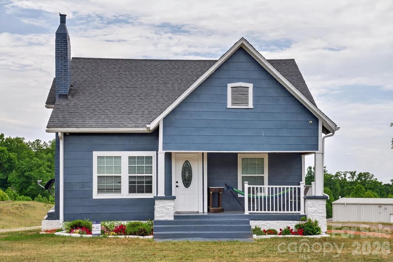 2076 Connelly Springs Rd, Lenoir, NC 28645