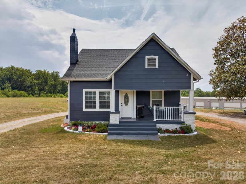 2076 Connelly Springs Rd, Lenoir, NC 28645