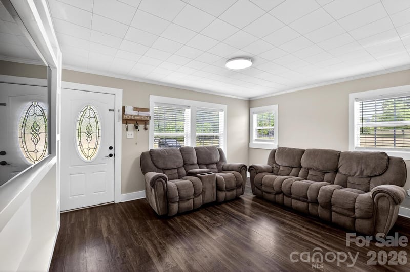 2076 Connelly Springs Rd, Lenoir, NC 28645