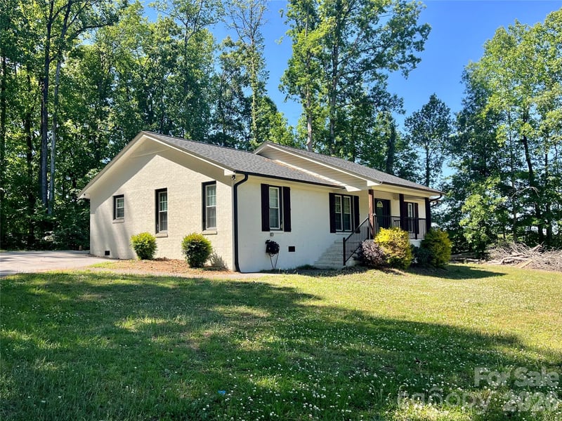5637 Trotter Country Rd, Archdale, NC 27263
