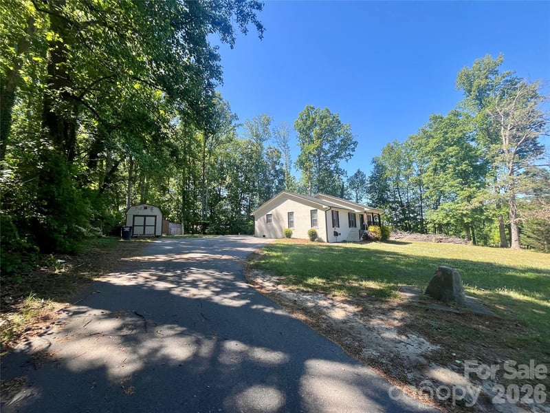 5637 Trotter Country Rd, Archdale, NC 27263