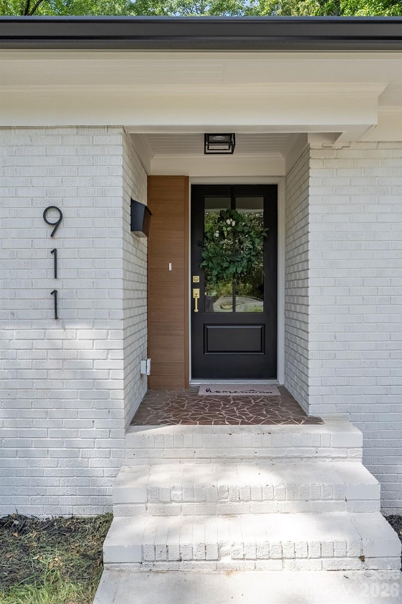 911 Woodlawn Rd, Charlotte, NC 28209
