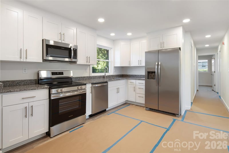 287 Duncan Rd, Flat Rock, NC 28731