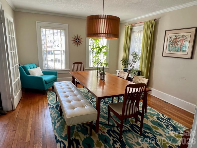 8 Colonial Pl, Asheville, NC 28804
