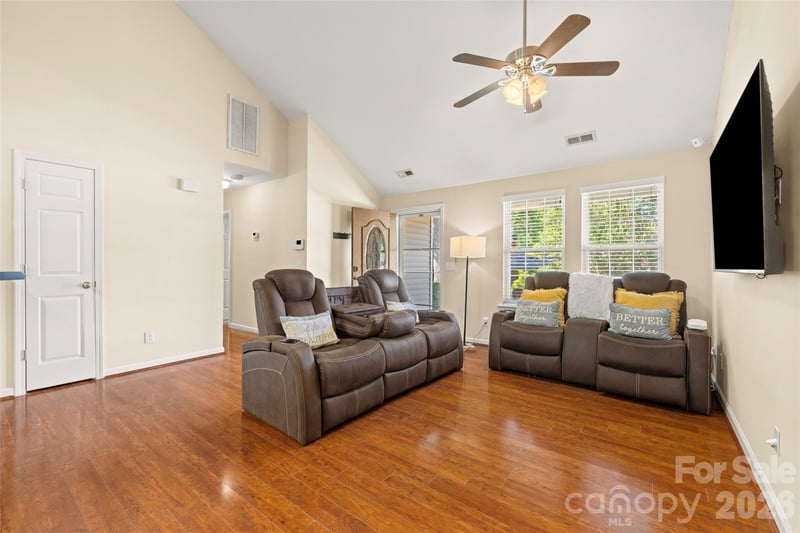 5821 Rowan Way, Charlotte, NC 28214
