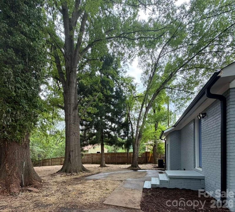 835 Ranch St, Charlotte, NC 28208