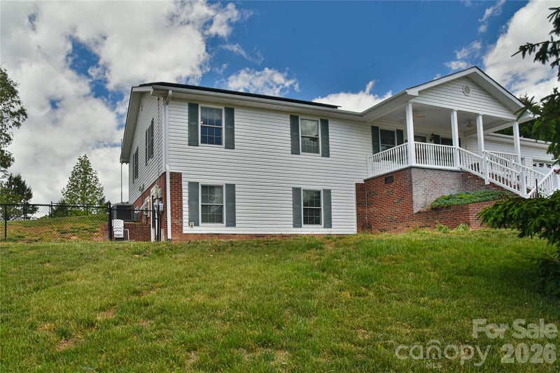 116 Kay Rd, Flat Rock, NC 28731