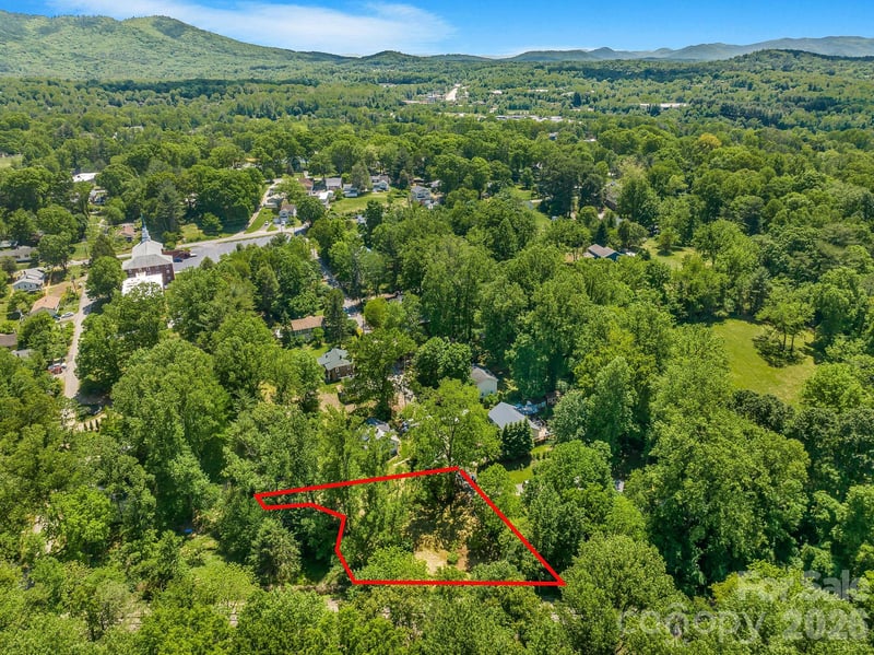 28 Pinecrest Dr, Asheville, NC 8803