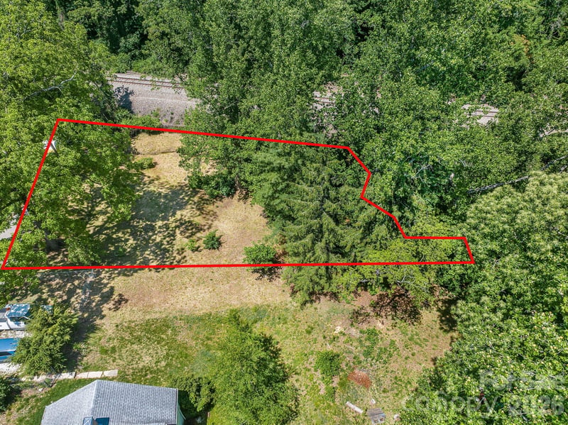 28 Pinecrest Dr, Asheville, NC 8803