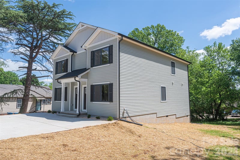 1036 12th St, Hickory, NC 28601