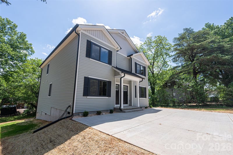 1036 12th St, Hickory, NC 28601