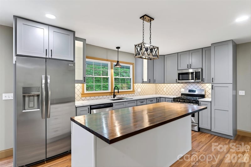 3781 226 Hw, Bakersville, NC 28705