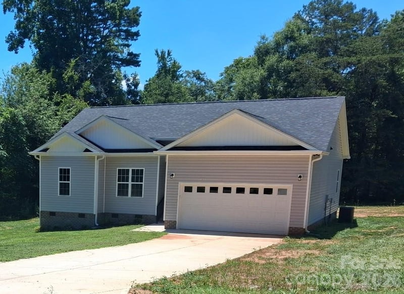 125 Kiser St, Bessemer City, NC 28016