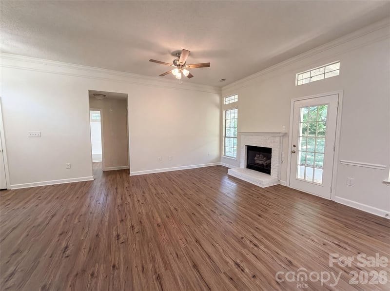 10530 Southern Oak Ct, Charlotte, NC 28214