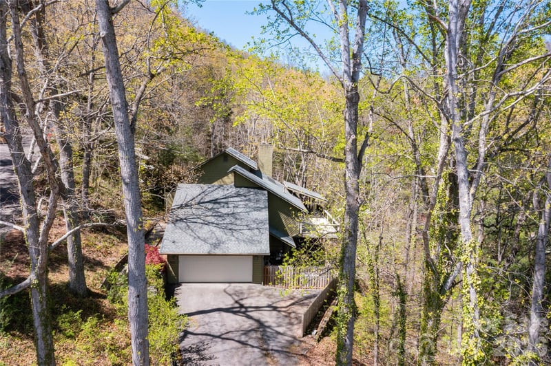 22 Robinhood Rd, Asheville, NC 28804