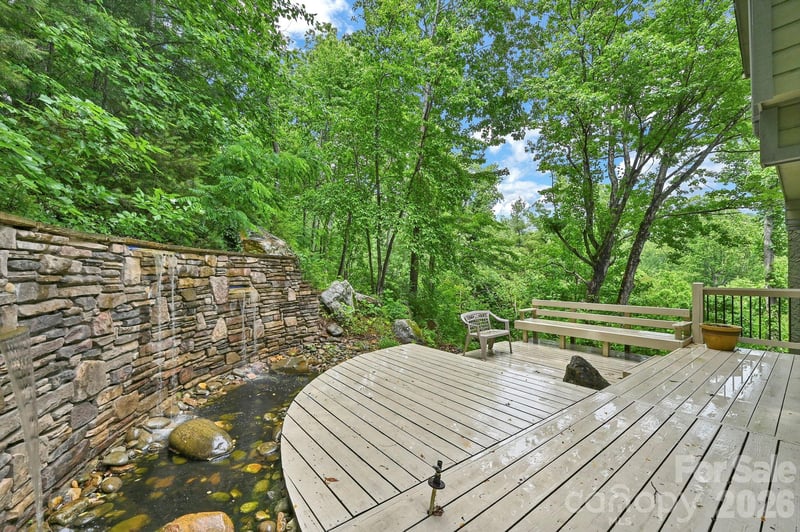 22 Robinhood Rd, Asheville, NC 28804