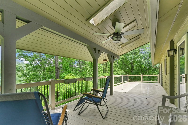 22 Robinhood Rd, Asheville, NC 28804