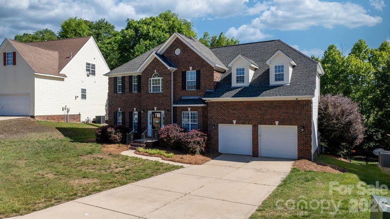 117 Mark Twain Ct, Mount Holly, NC 28120