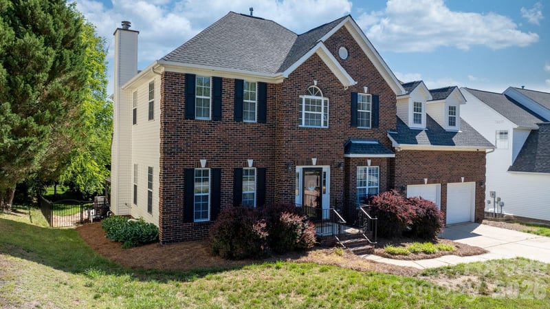 117 Mark Twain Ct, Mount Holly, NC 28120