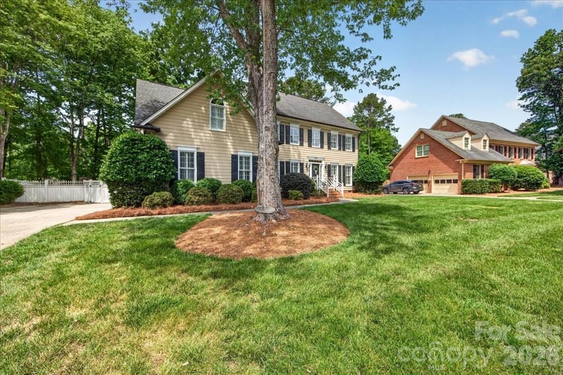 10216 Hollybrook Dr, Charlotte, NC 28277