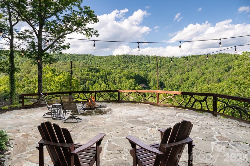 162 Merrills Chase Rd, Asheville, NC 28803