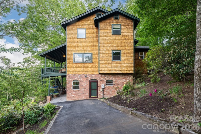 162 Merrills Chase Rd, Asheville, NC 28803