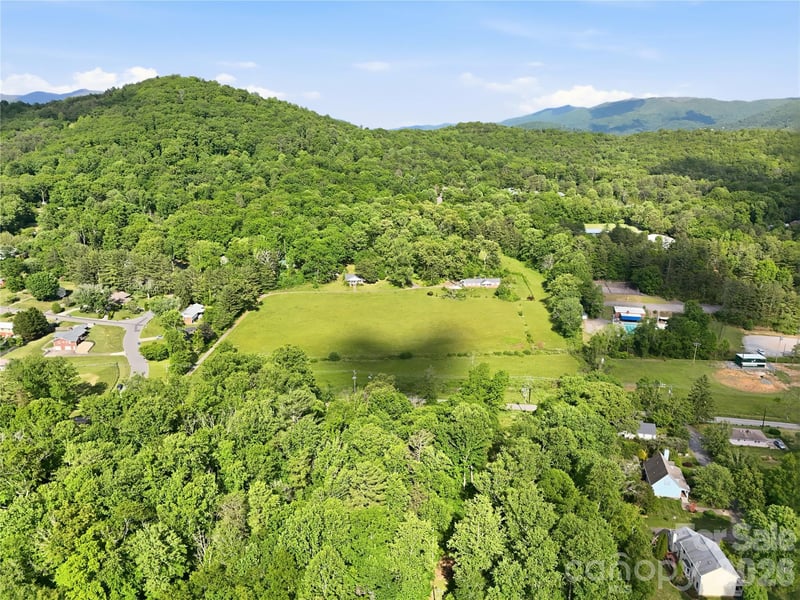 767 New Haw Creek Rd, Asheville, NC 28805