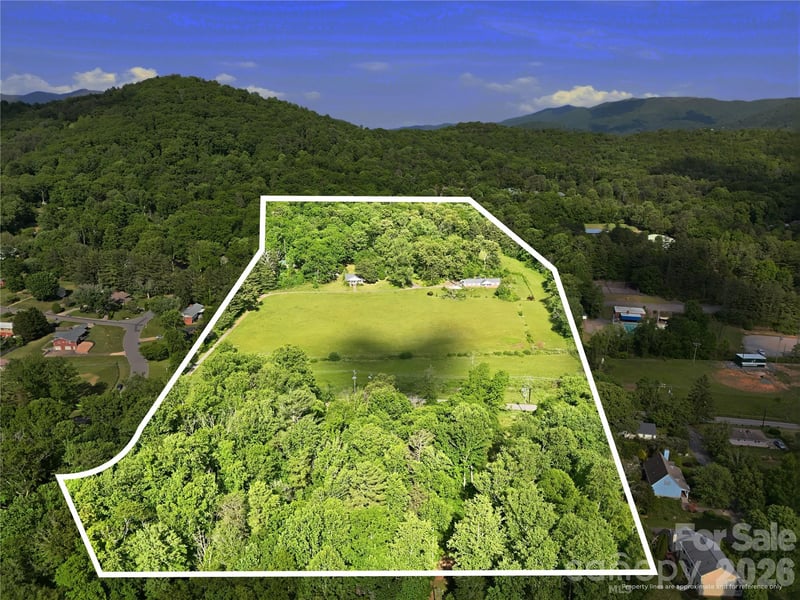 767 New Haw Creek Rd, Asheville, NC 28805