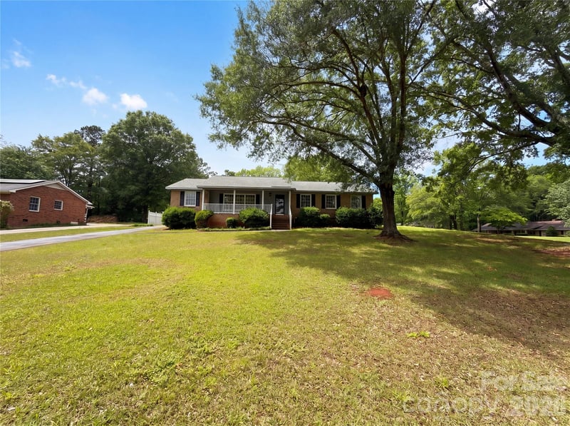 2077 Strafford Dr, Lancaster, SC 29720