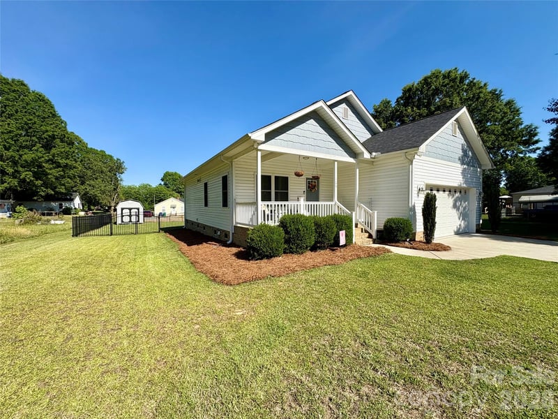 106 Hilltop St, Stanfield, NC 28163
