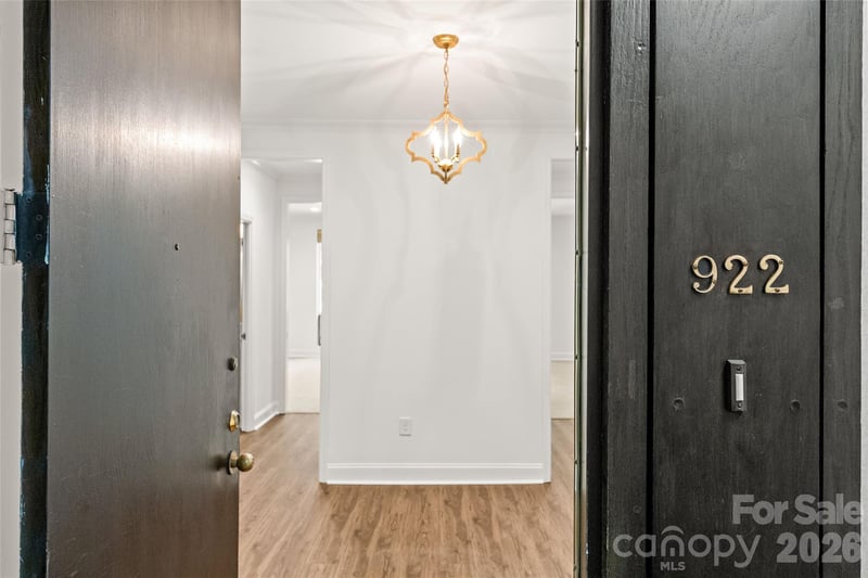 922 Cherokee Rd, Charlotte, NC 28207