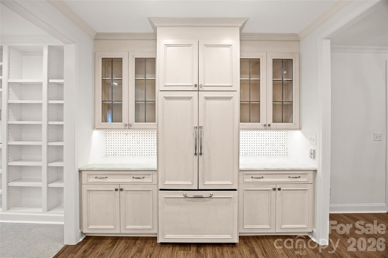 922 Cherokee Rd, Charlotte, NC 28207