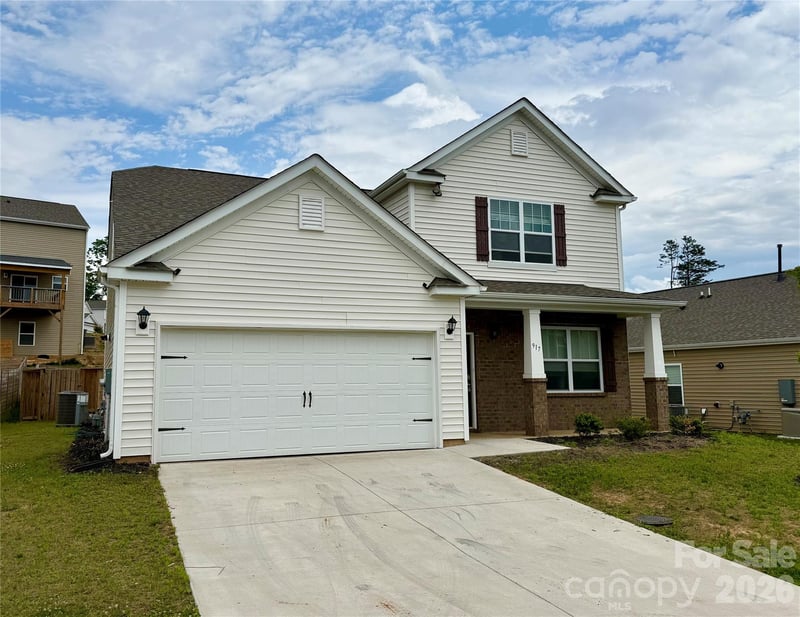 917 Newport Ct, Asheville, NC 28806