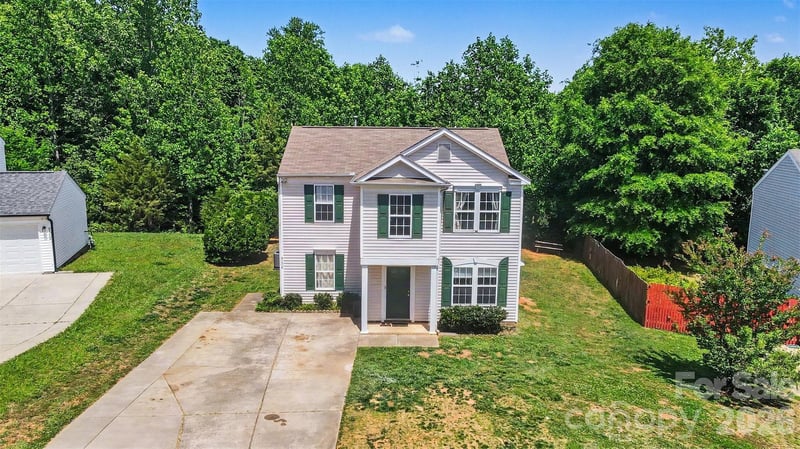 9306 Tiger Lily Ln, Charlotte, NC 28215